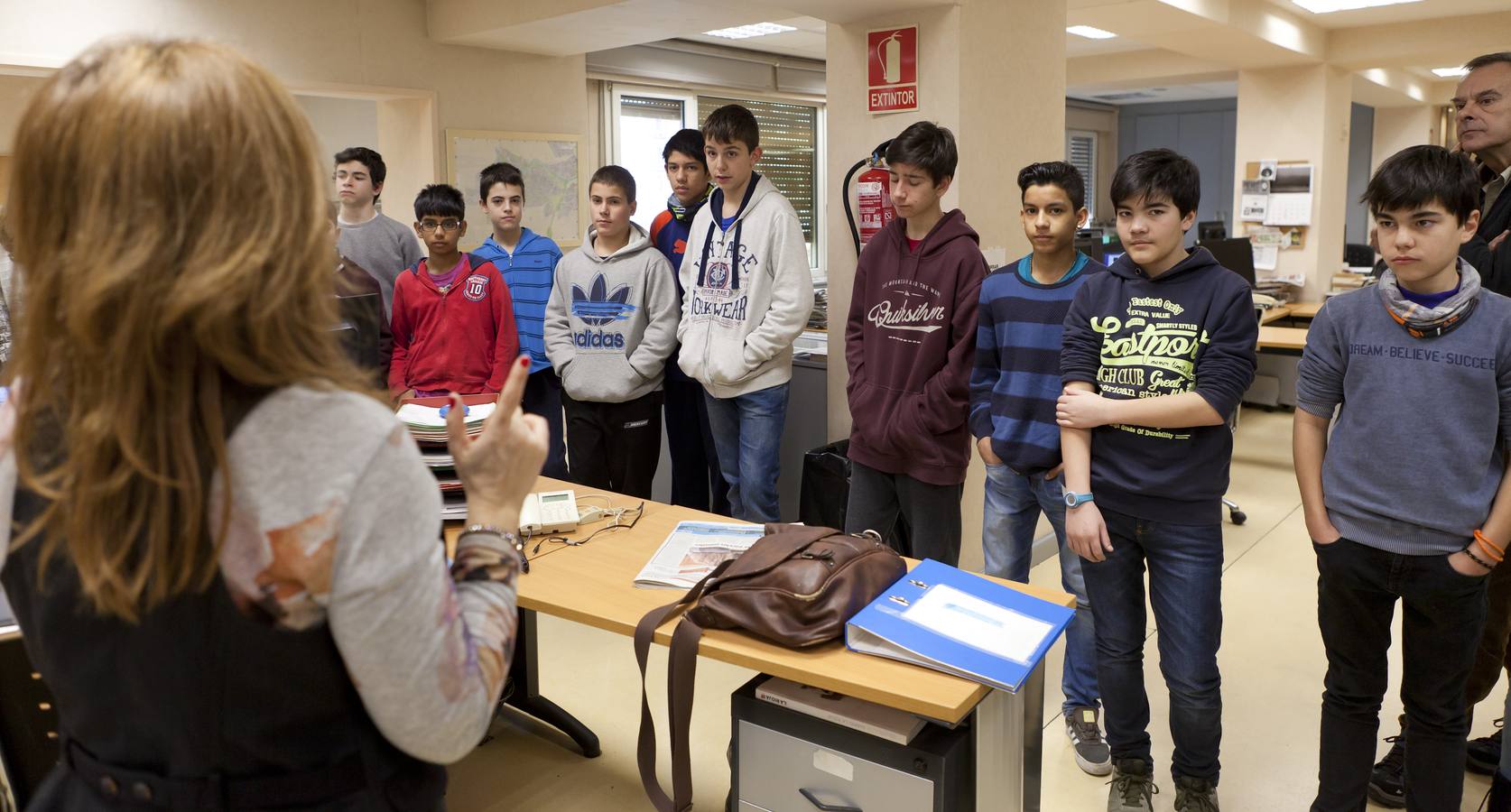 Los alumnos de 2º C y E de la ESO del Ies Escultor Daniel visitan la multimedia de Diario LA RIOJA