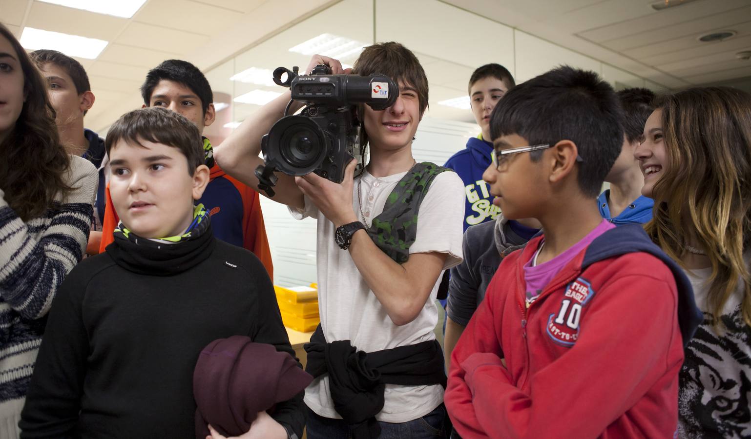 Los alumnos de 2º C y E de la ESO del Ies Escultor Daniel visitan la multimedia de Diario LA RIOJA