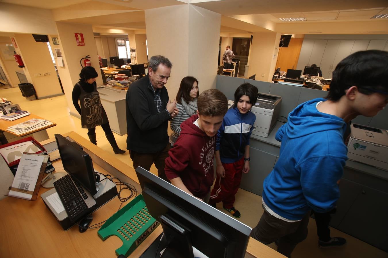 Visita de alumnos del Escultor Daniel