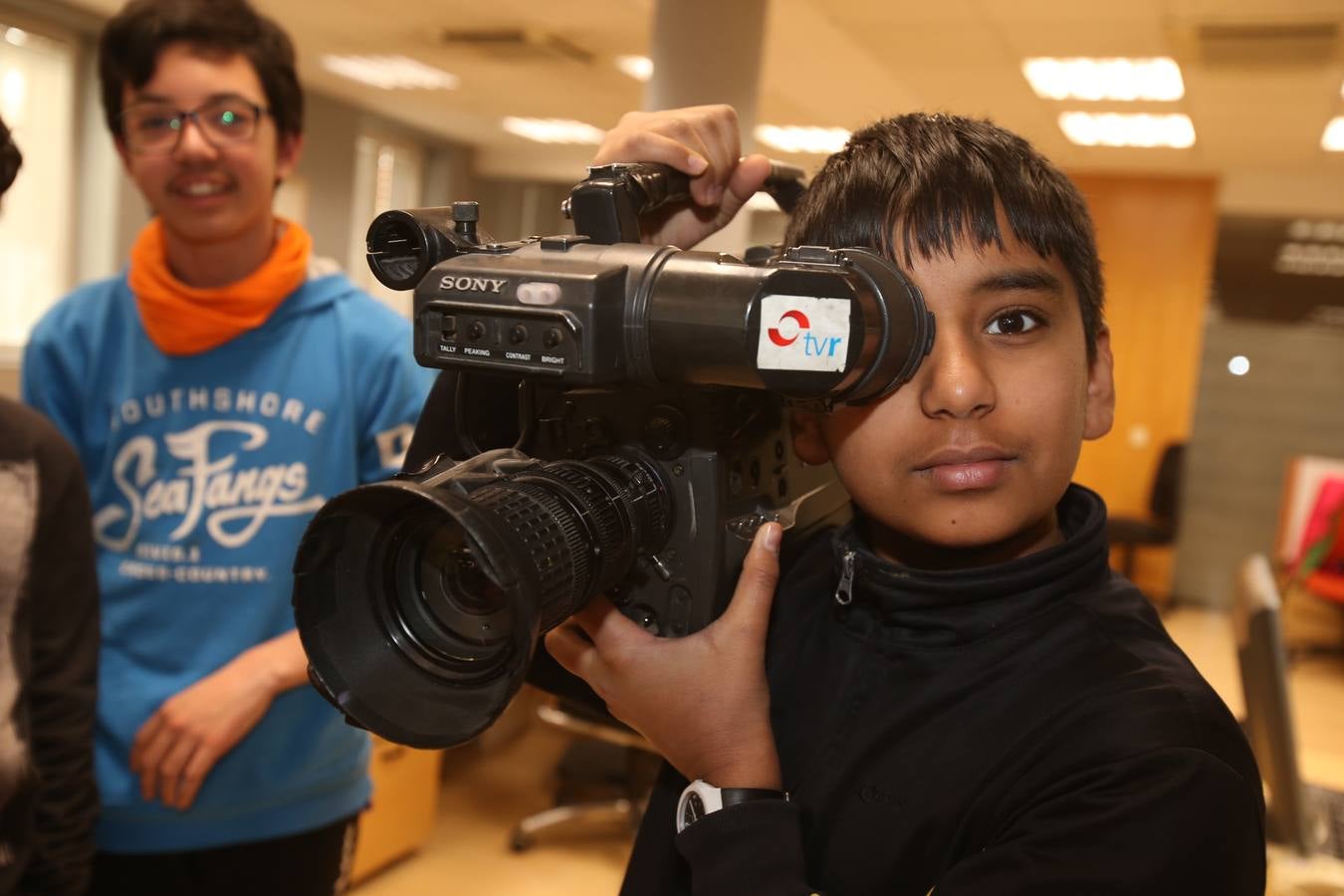 Visita de alumnos del Escultor Daniel