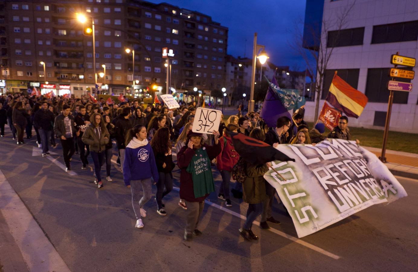 Los estudiantes se manifiestan contra el &#039;3+2&#039;