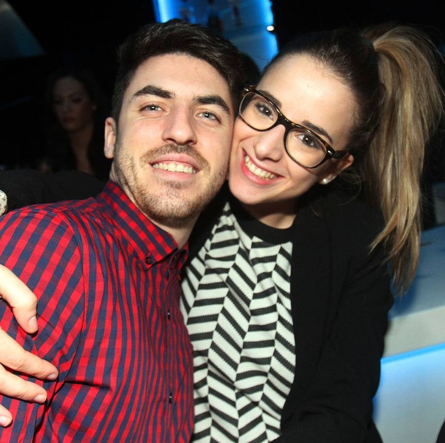 Supersubmarina hace gozar en la sala Sum