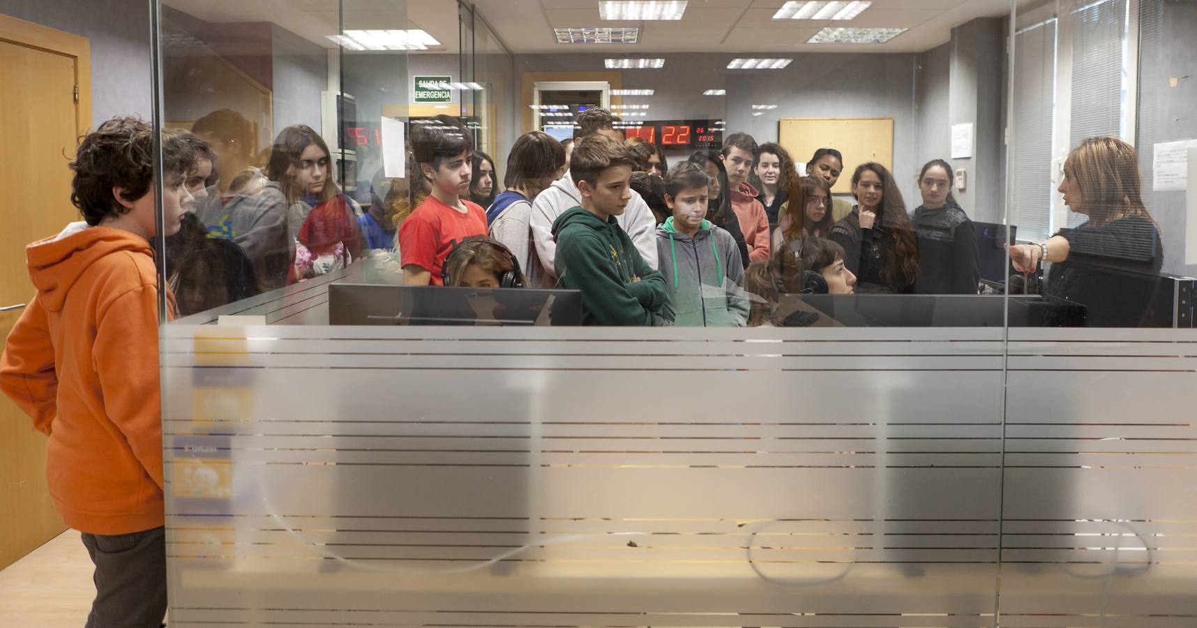 Visita de los alumnos de Escultor Daniel a la multimedia de Diario LA RIOJA