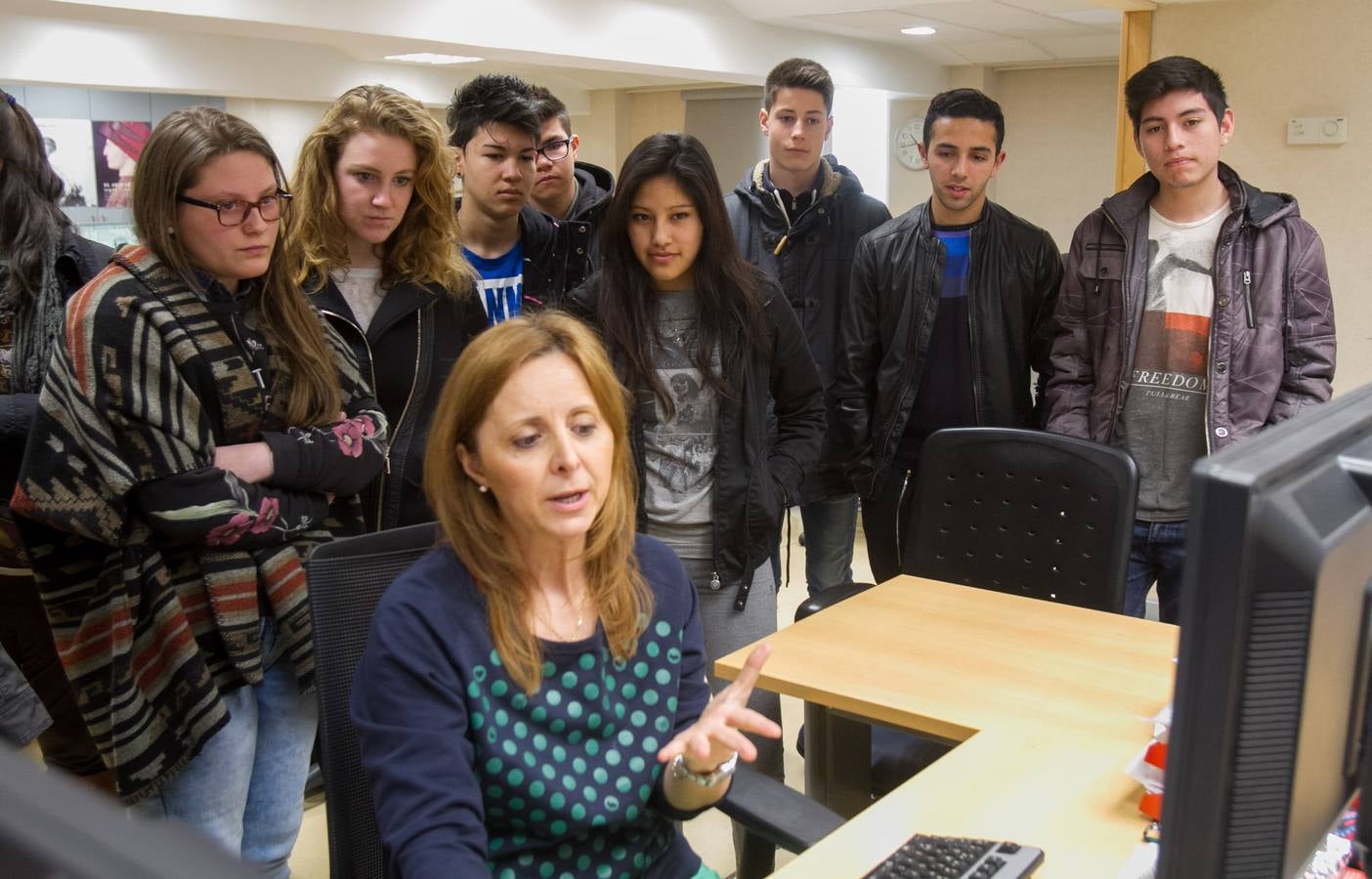Visita de los alumnos de Jesuitas