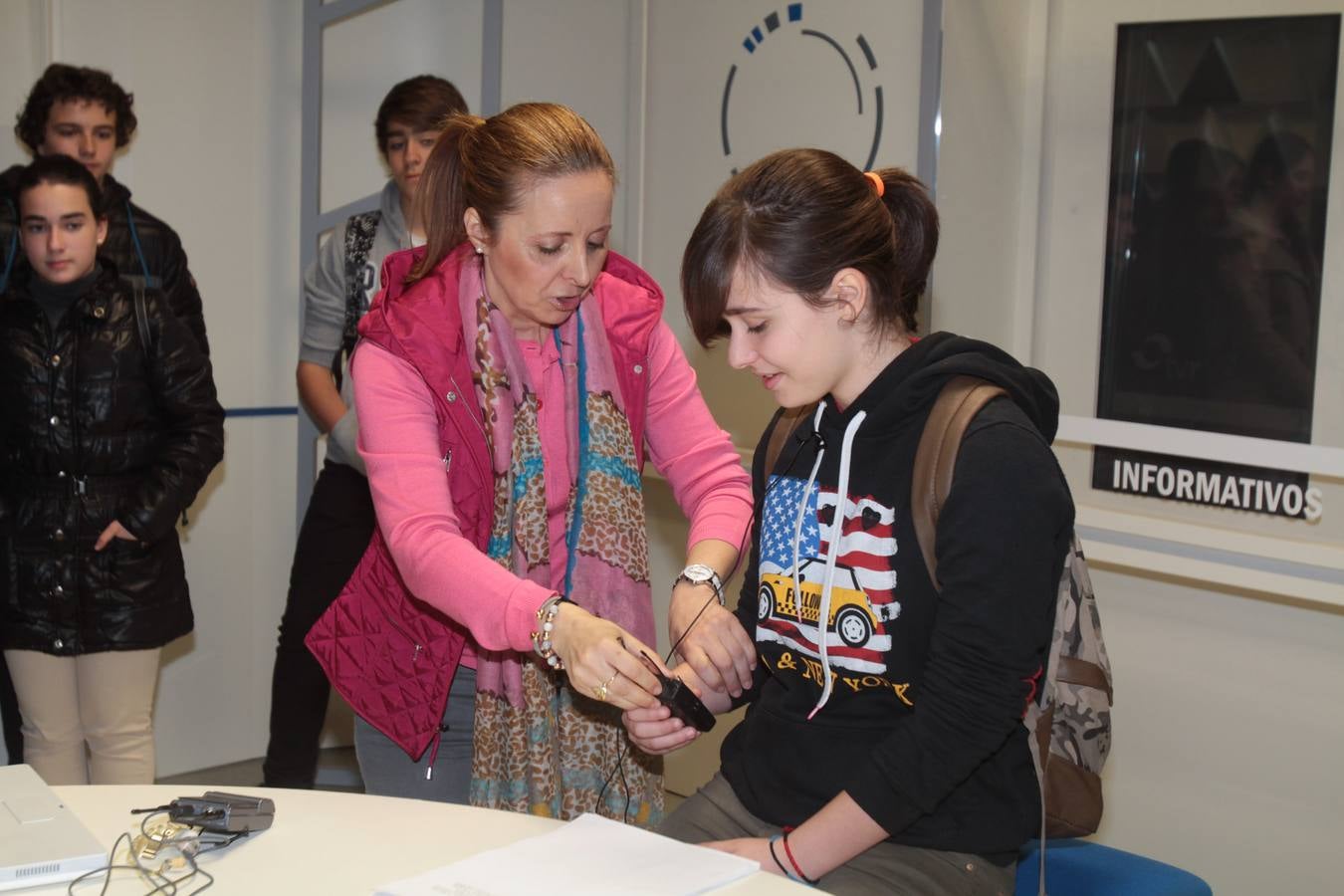 Los alumnos de 1º y 2º de la ESO del IES Gonzalo de Berceo visitan la multimedia de Diario LA RIOJA