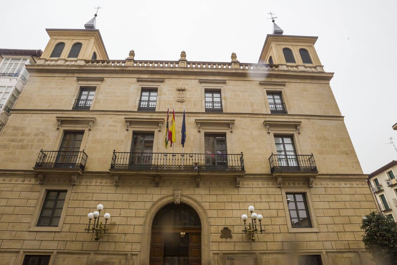 Logroño luce sus chapiteles