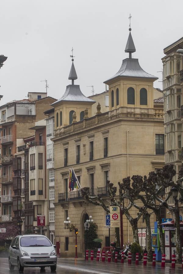 Logroño luce sus chapiteles