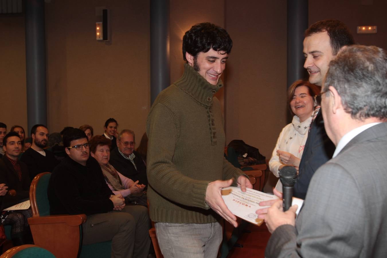 Entrega de diplomas e insignias a los titulados 2013/2014 de de la UNED