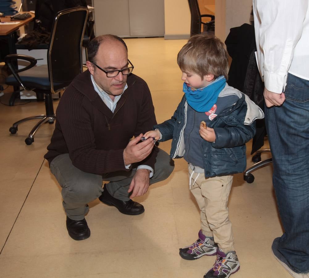 Alumnos de 3º A de la ESO del colegio Marianistas visitan la multimedia de Diario LA RIOJA
