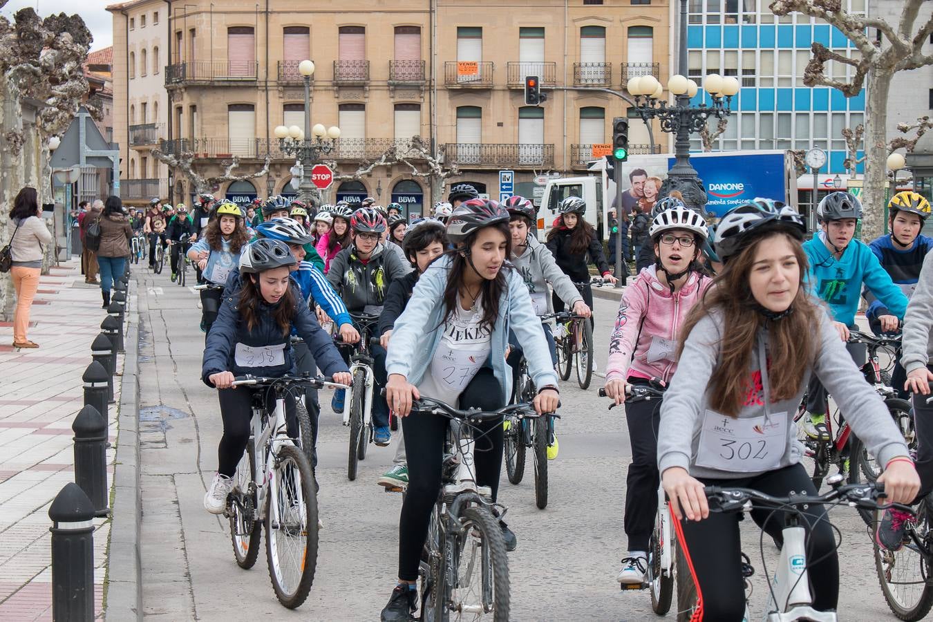 II Marcha Ciclista Solidaria, en favor de la Asociación Española contra el Cáncer en Santo Domingo de La Calzada