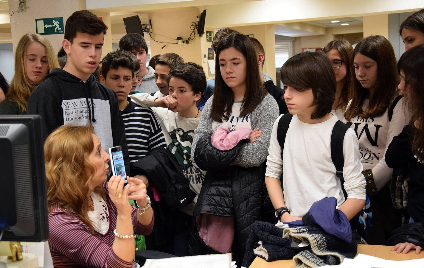 Alumnos de 1º y 2º de la ESO del Sies Rey Don García, sección Baños de Río Tobía, visitan la multimedia de Diario LA RIOJA