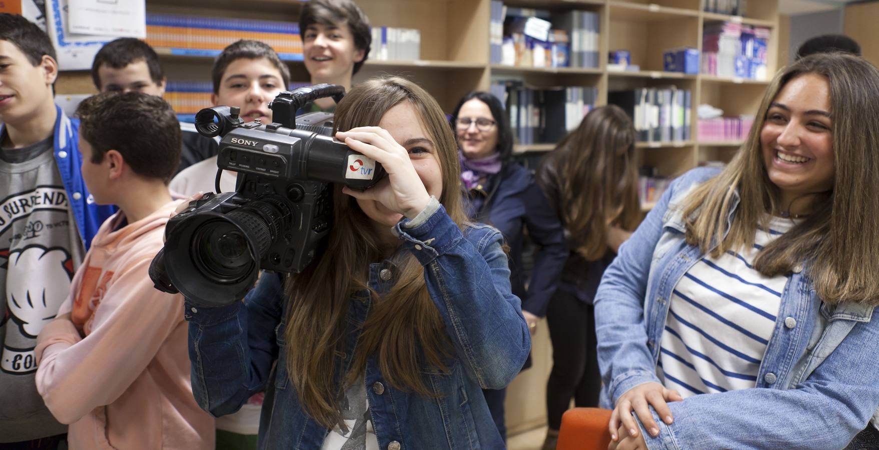 Alumnos de la ESO de 3ºB de Marianistas visitan la multimedia de Diario LA RIOJA