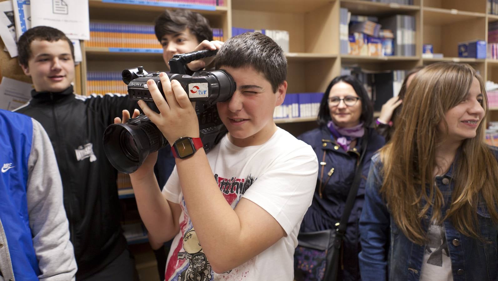 Alumnos de la ESO de 3ºB de Marianistas visitan la multimedia de Diario LA RIOJA