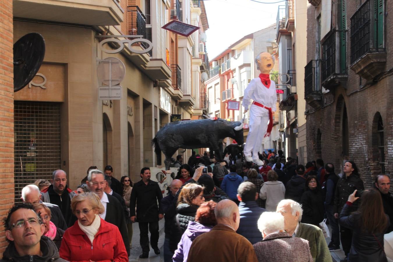 Alfaro celebra la quema de los Judas