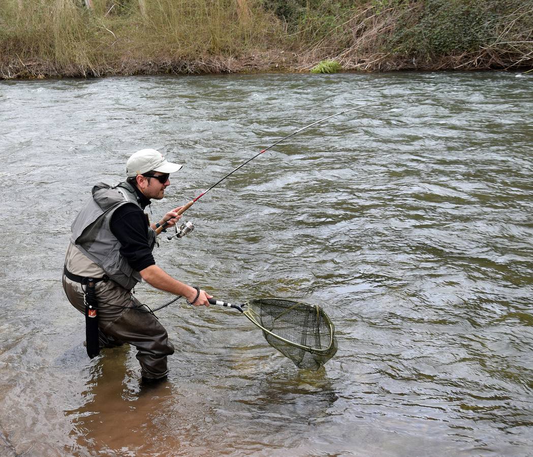 Primera jornada de pesca en La Rioja