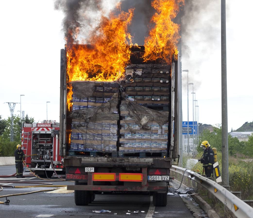 Aparatoso incendio