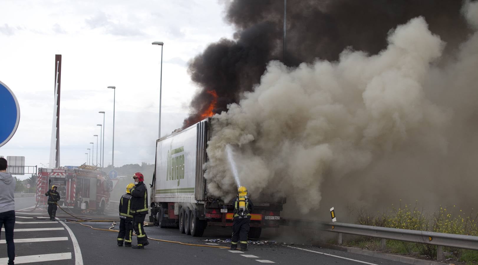 Aparatoso incendio