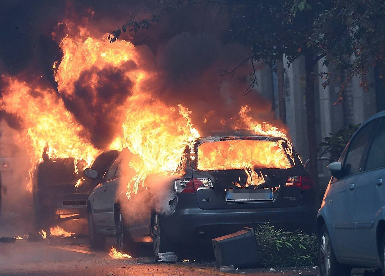 Las protestas contra la Expo incendian Milán