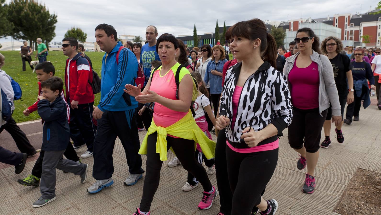 Unas 1.300 personas participan en el Paseo Saludable