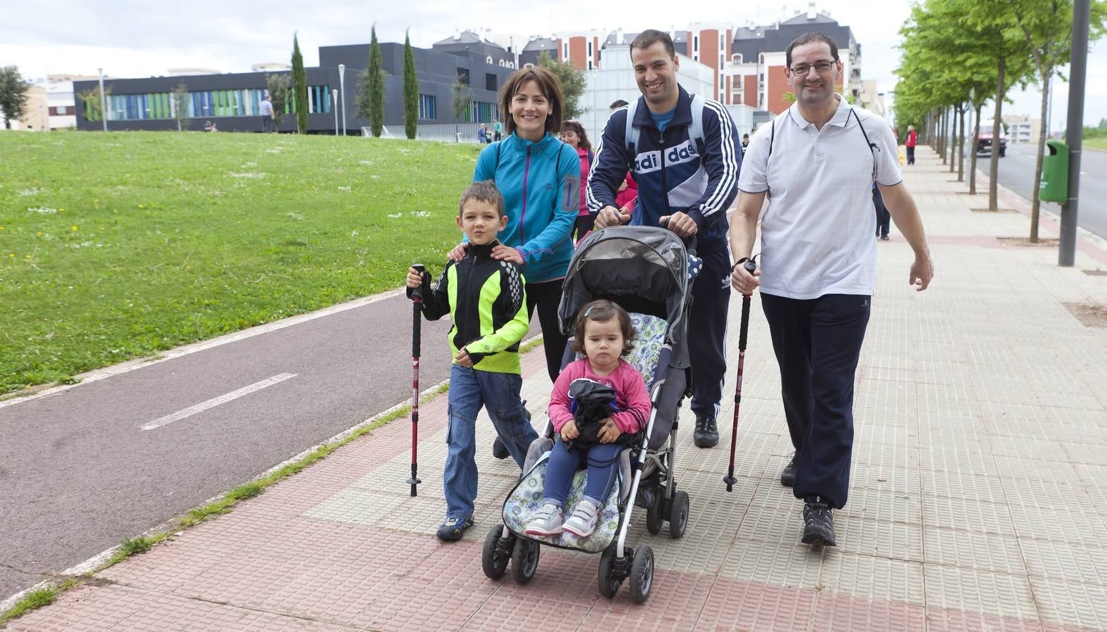 Unas 1.300 personas participan en el Paseo Saludable