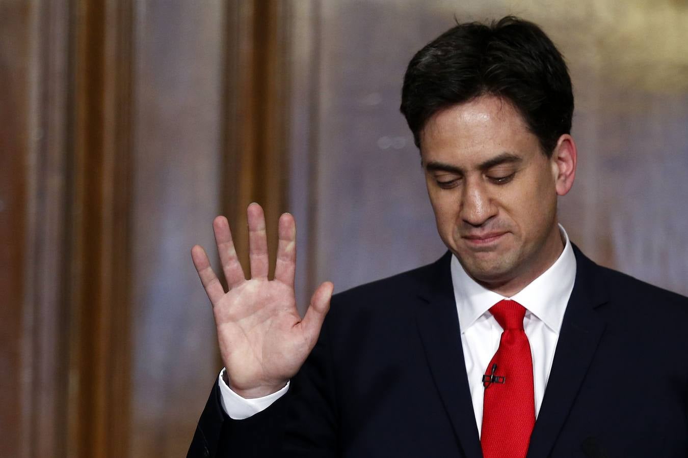 El líder del Partido Laborista británico, Ed Miliband, ha presentado su dimisión tras la derrota sufrida por su formación en los comicios de Reino Unido.