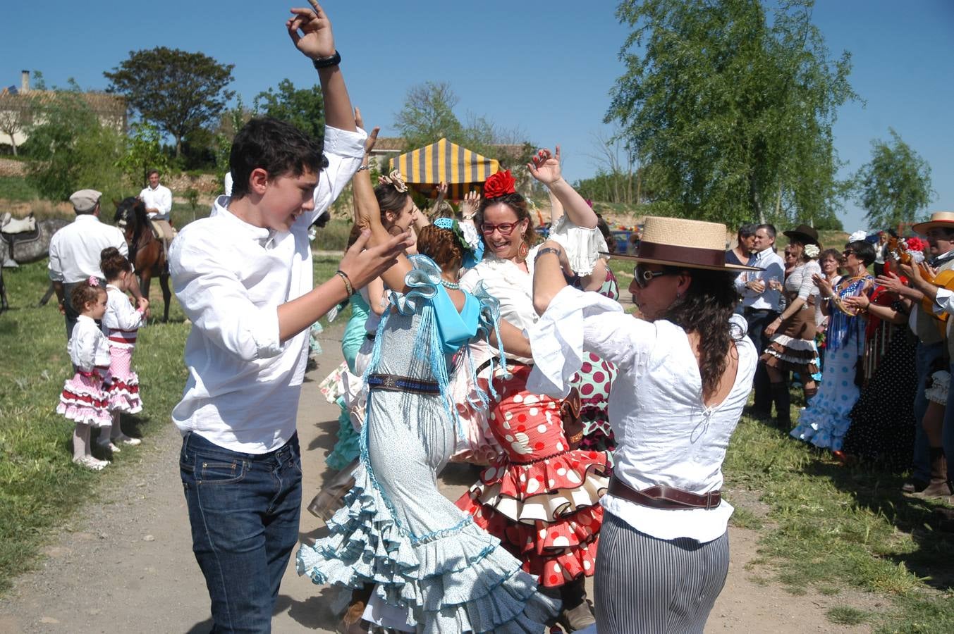 Caballos, carros y rebujito