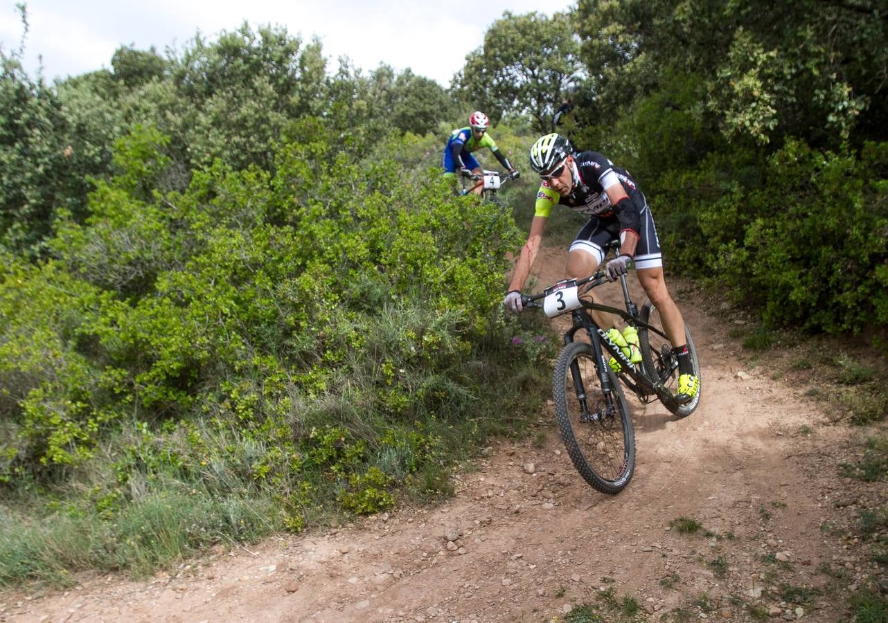 La salida, los podios y el inicio de la primera etapa de La Rioja Bike Race