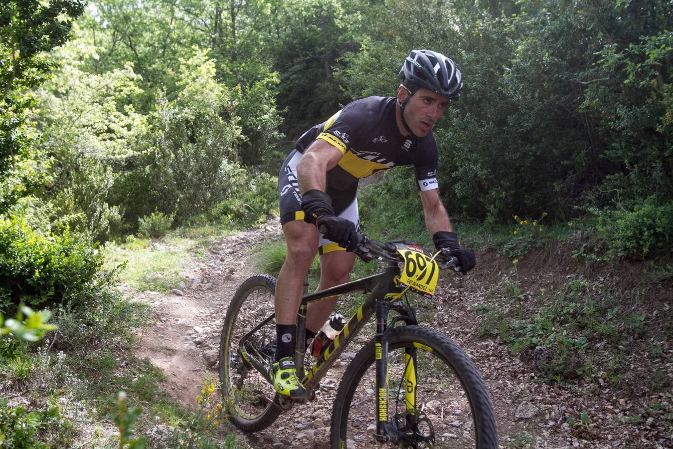 Salida y desarrollo de la segunda etapa de La Rioja Bike Race