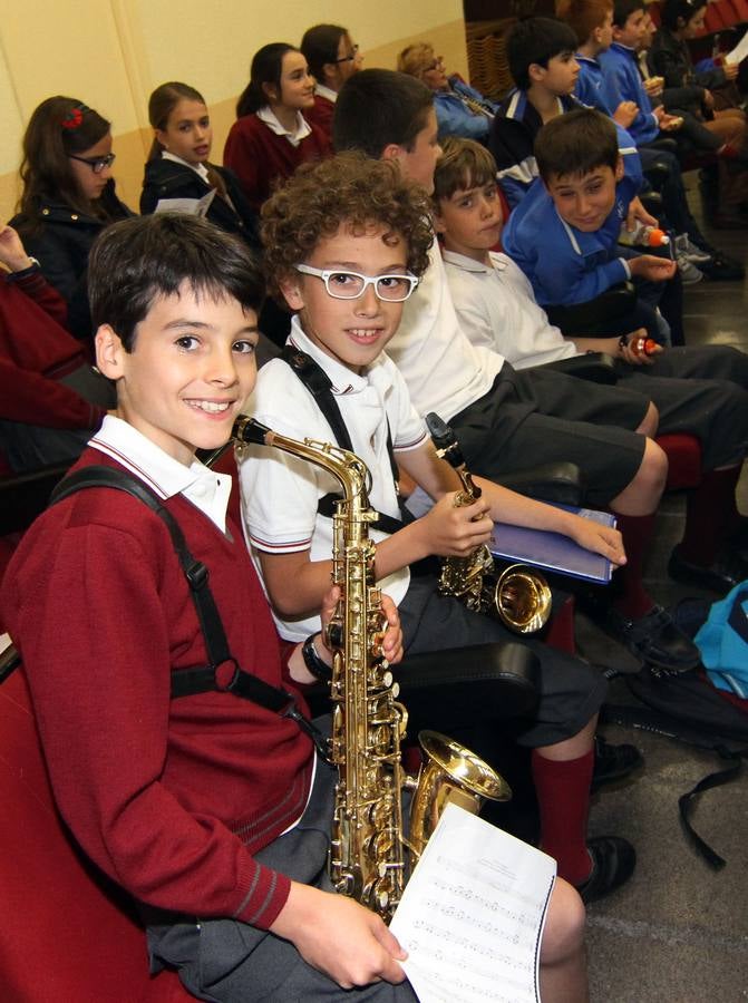 Festival homenaje a los abuelos en las Aulas de la Tercera Edad