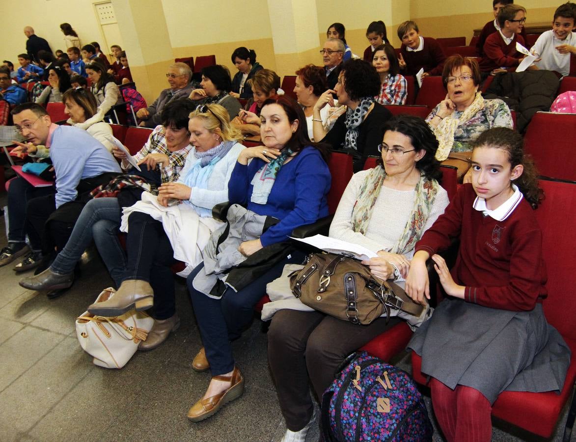 Festival homenaje a los abuelos en las Aulas de la Tercera Edad