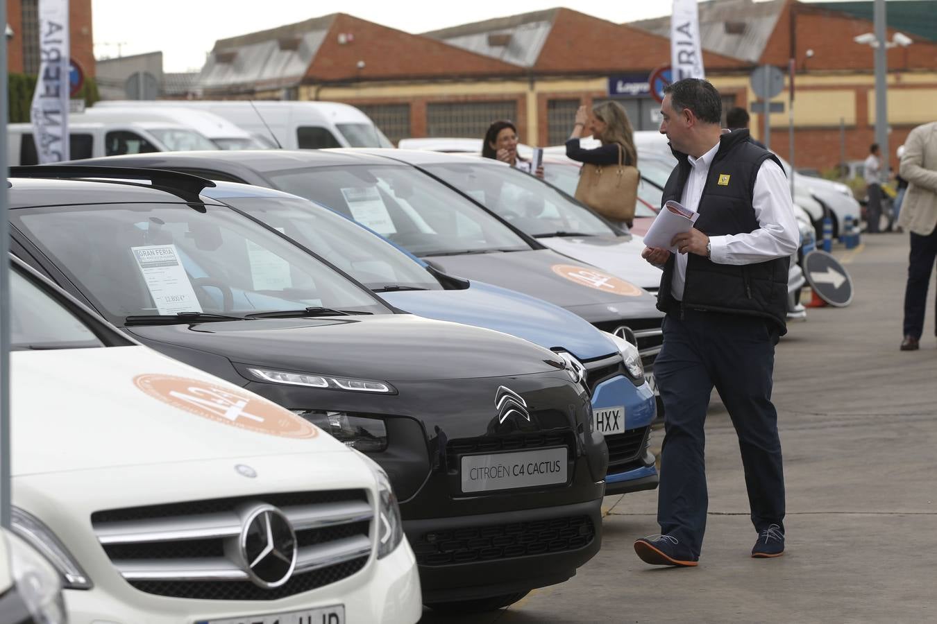 Gran Feria de Vehículos de Ocasión en el recinto de la Gasolinera Las Gaunas