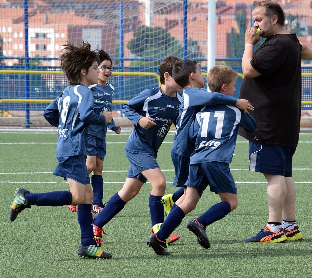 Primera jornada en El Salvador del Torneo de fútbol 8 del Yagüe