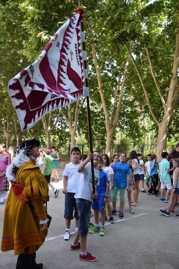 Los alumnos de Las Gaunas reciben la visita de la asociación histórica de recreación &#039;Héroes del Revellín&#039;