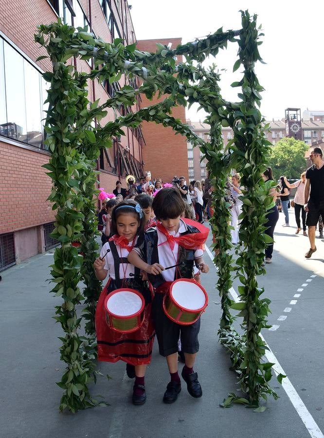 Los alumnos de Jesuitas recrean las Fiestas de San Bernabé