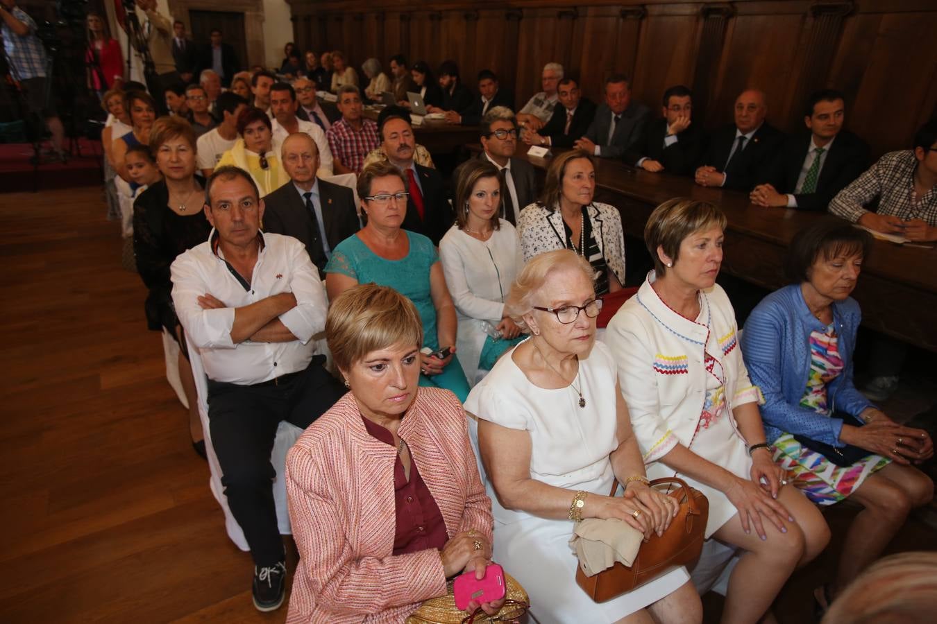 Los asistentes a la entrega de las Medallas de La Rioja