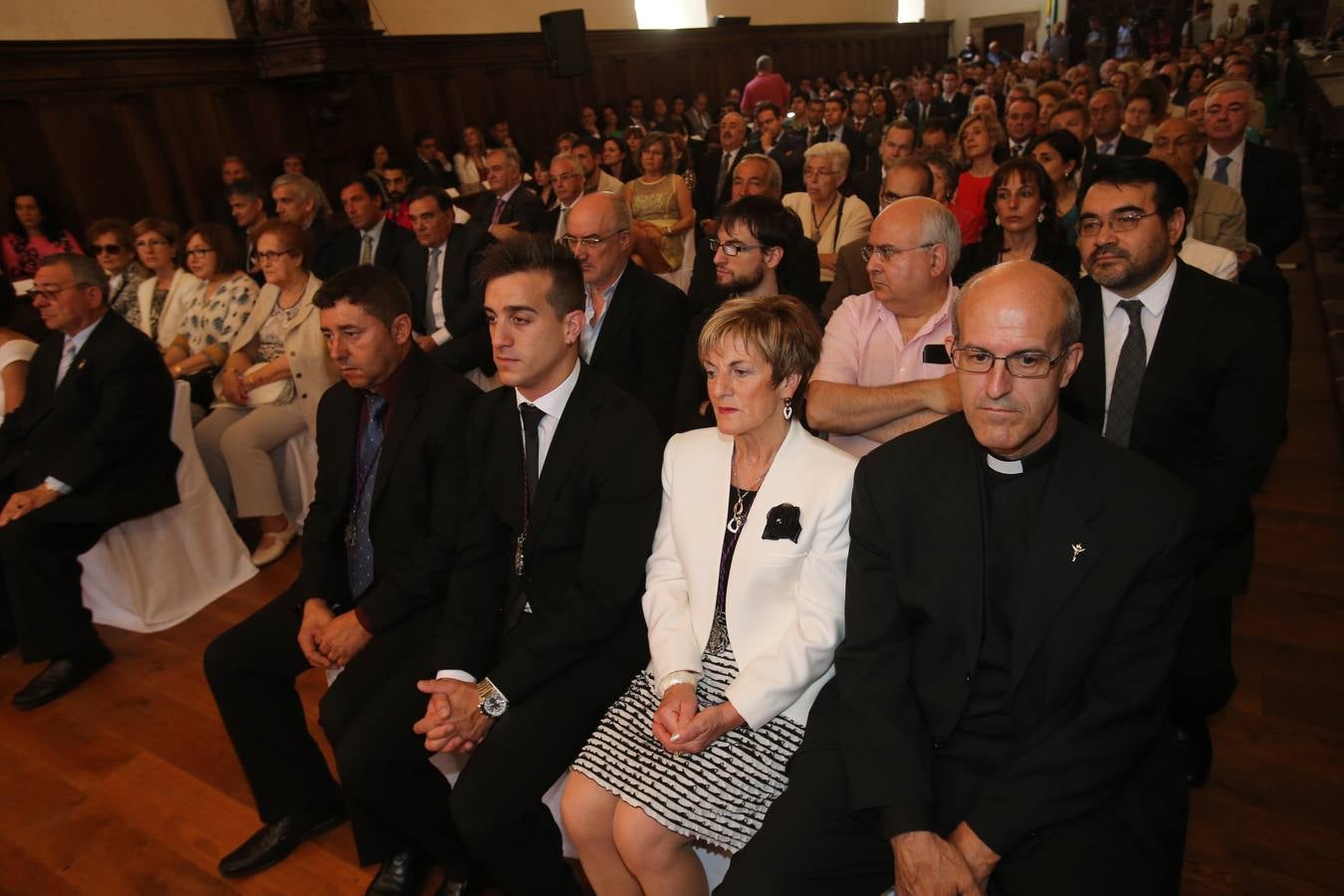 Los asistentes a la entrega de las Medallas de La Rioja