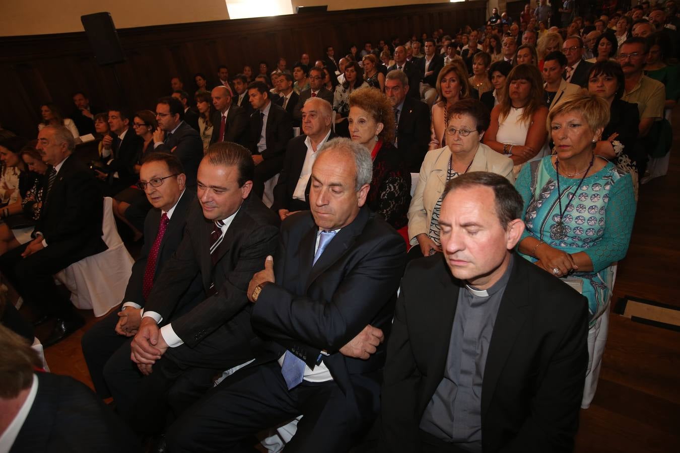 Los asistentes a la entrega de las Medallas de La Rioja