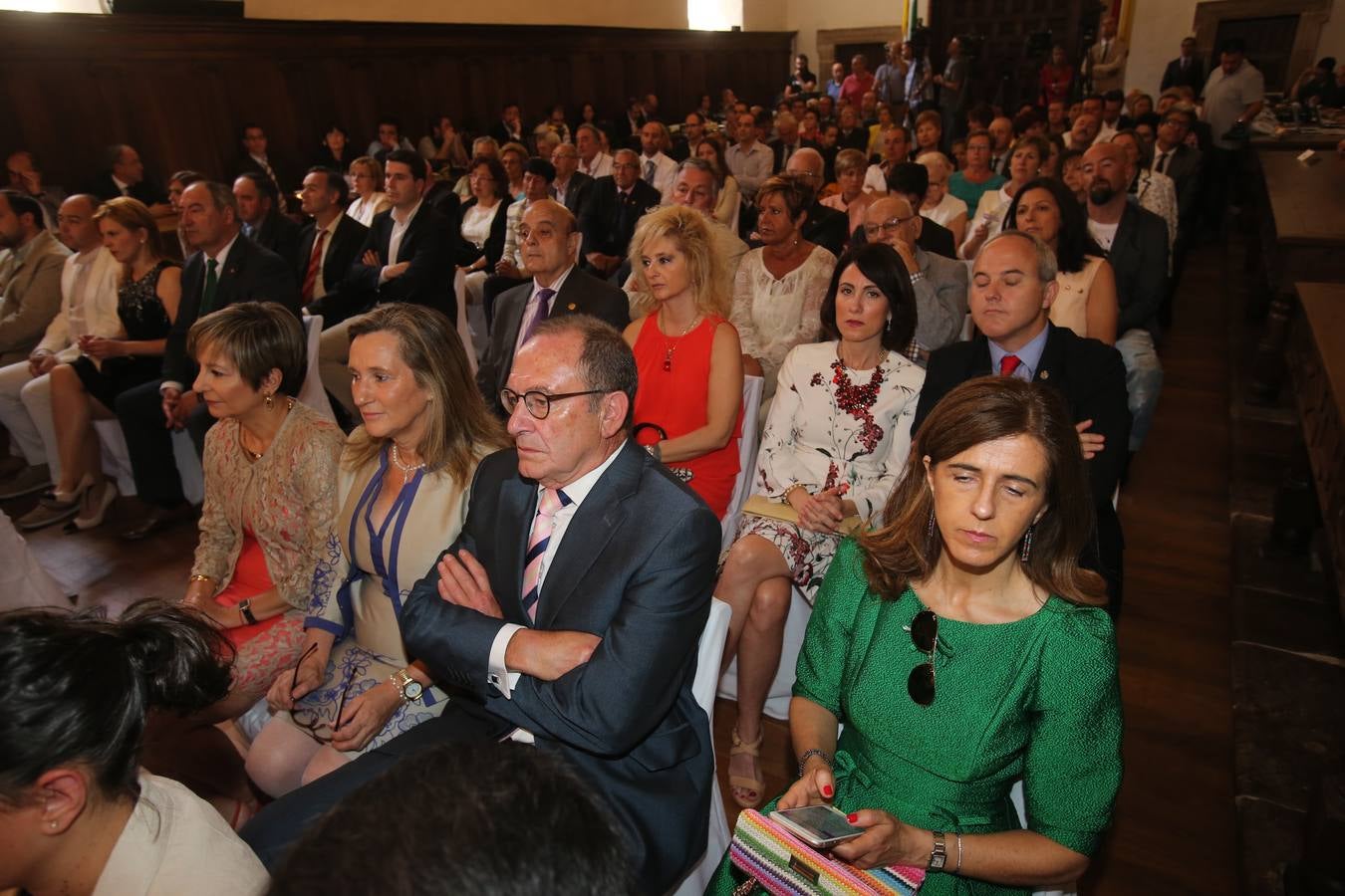 Los asistentes a la entrega de las Medallas de La Rioja