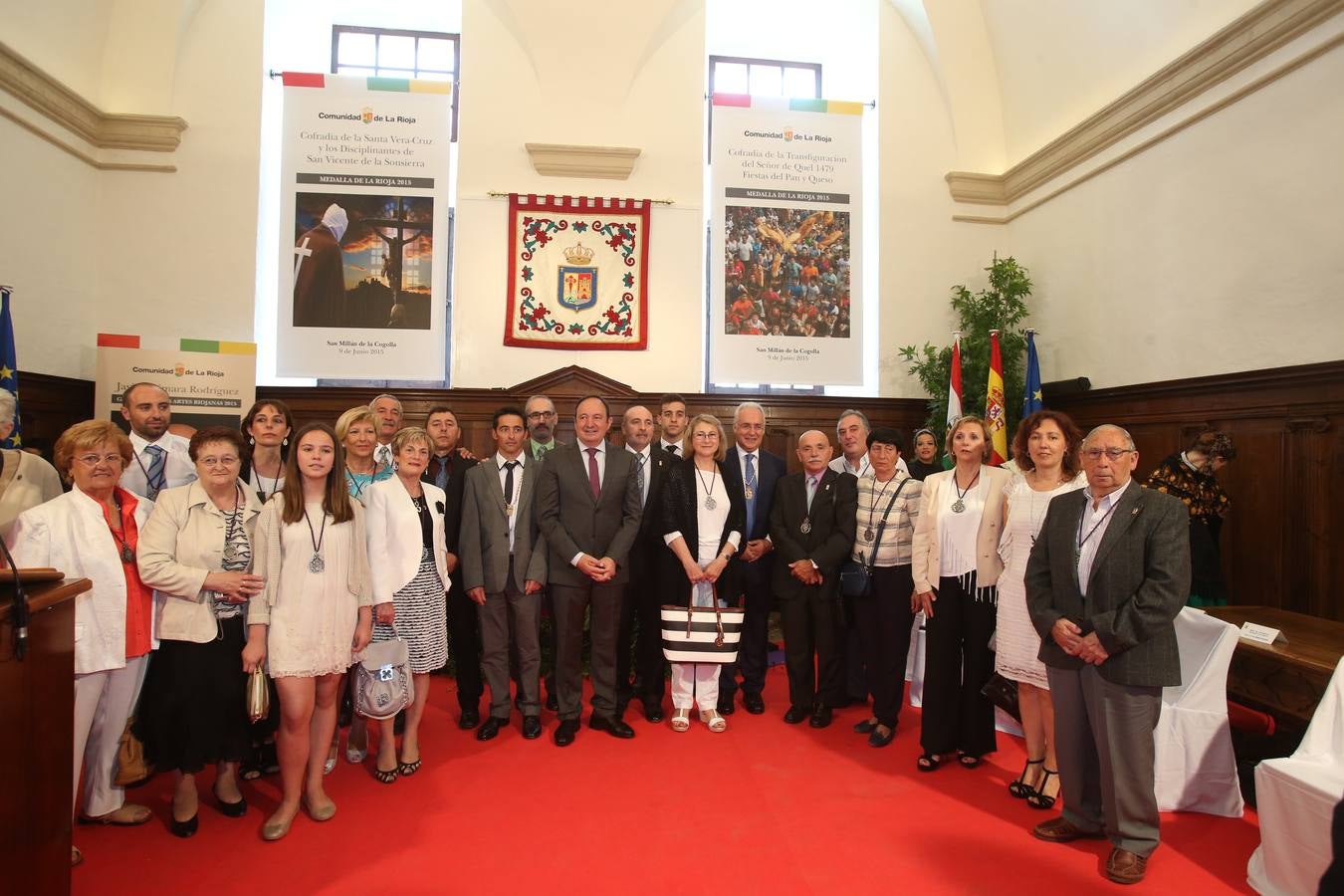 La llegada, el ambiente y las fotos de antes y de después de la entrega de las Medallas de La Rioja (I)