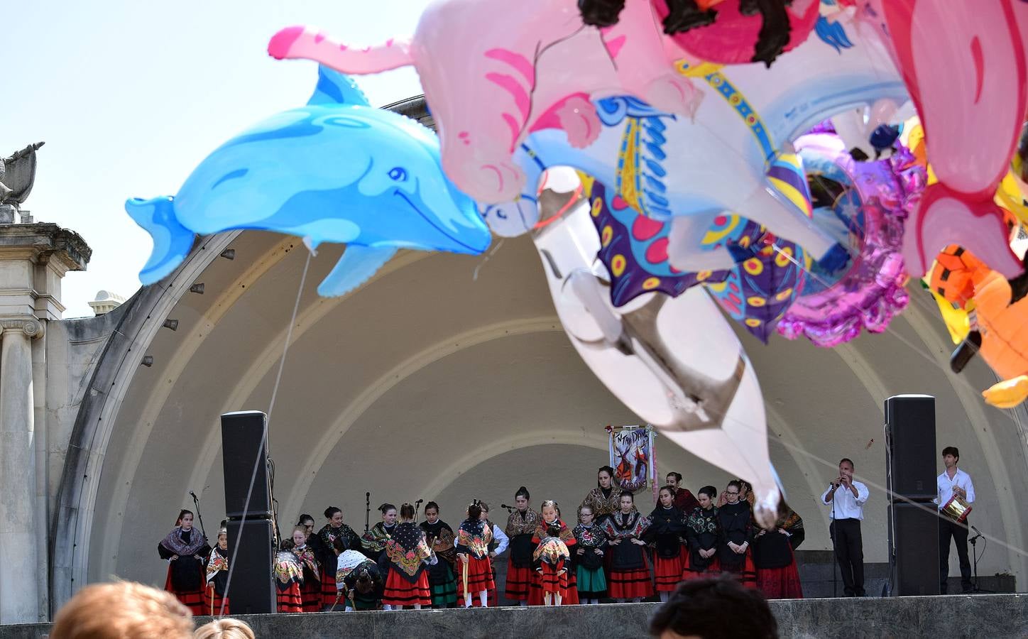 Festival floclórico infantil en El Espolón