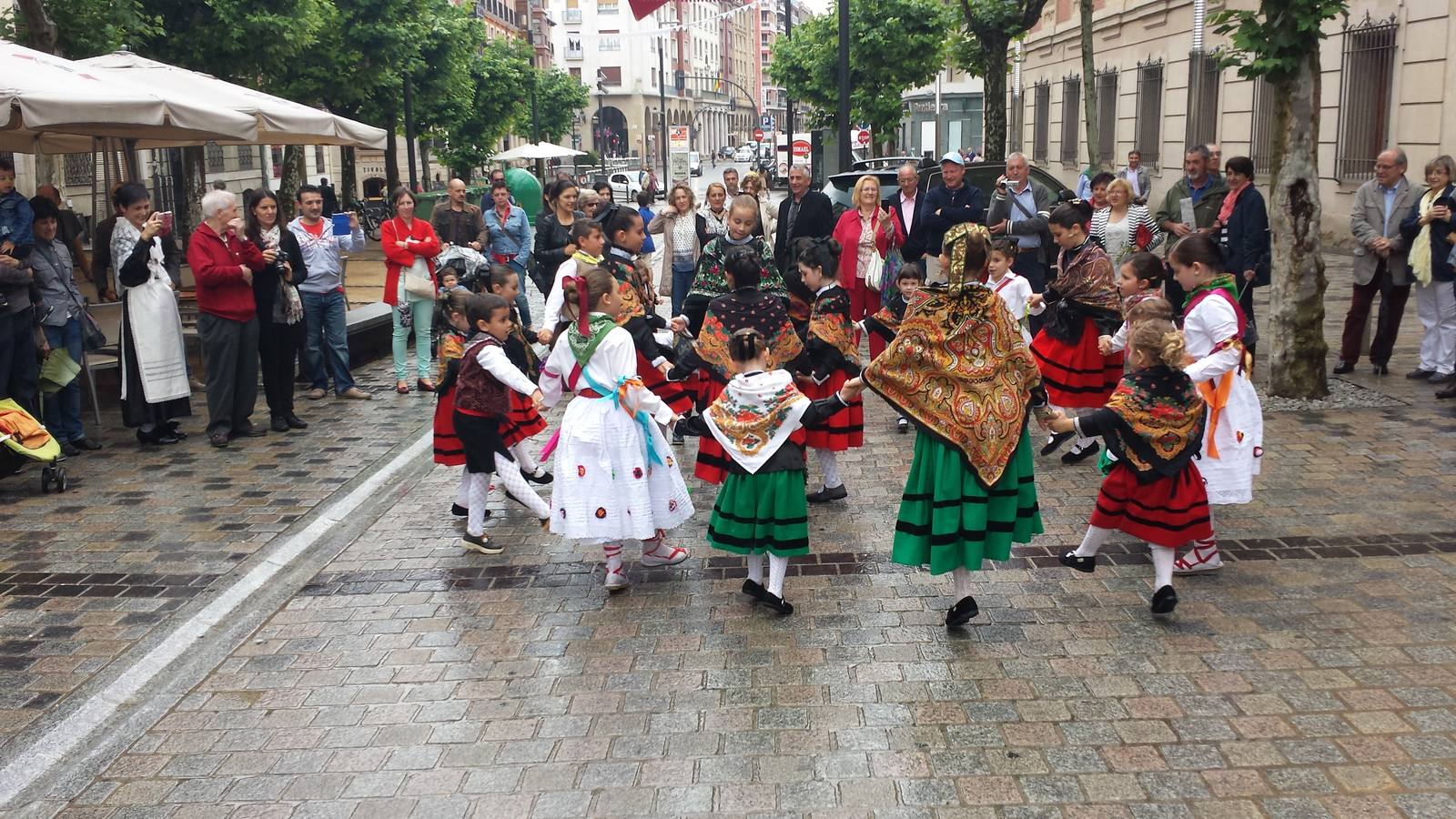 Danzas en Bretón por San Bernabé