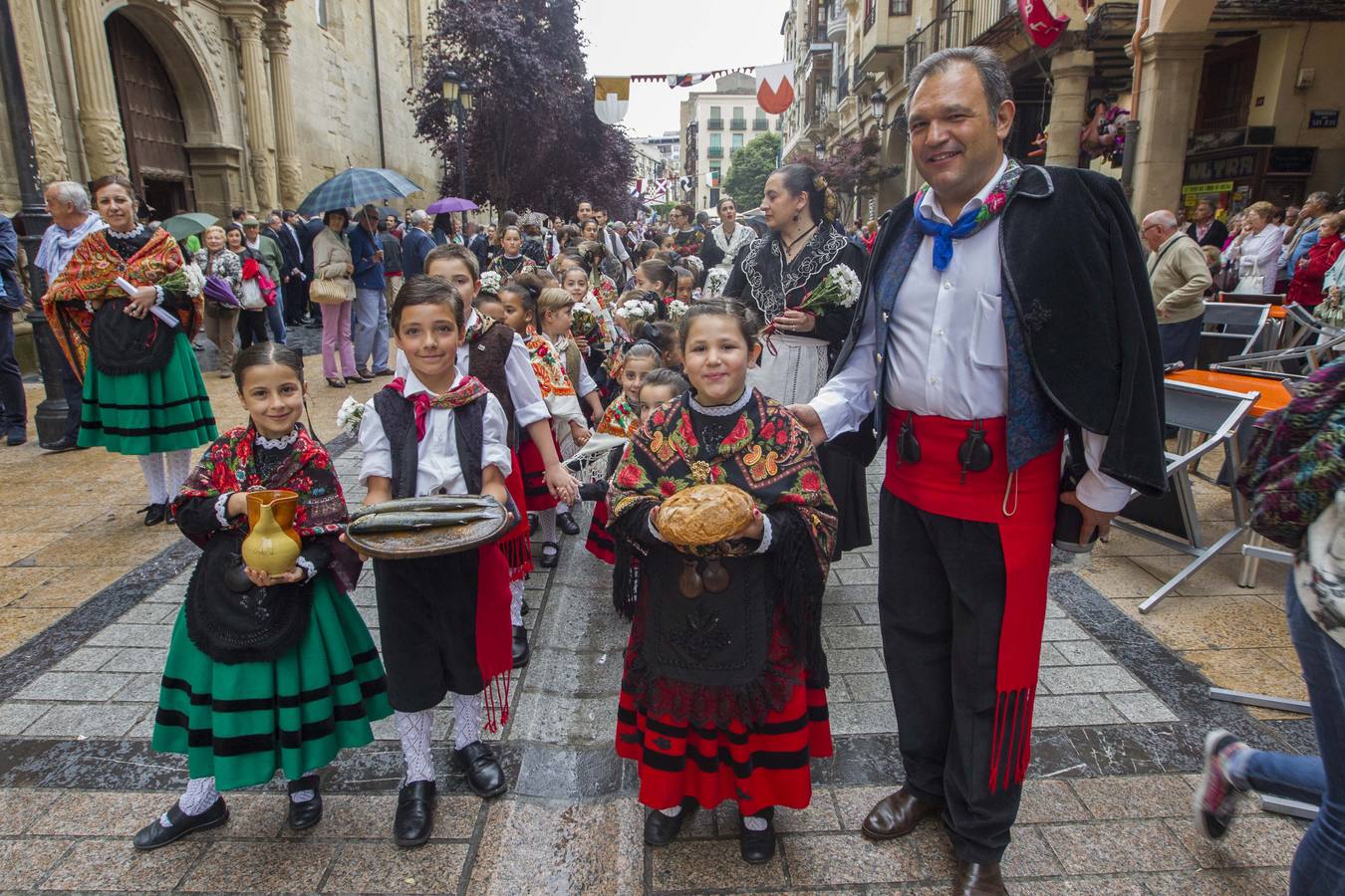 Los niños de San Bernabé reciben sus diplomas