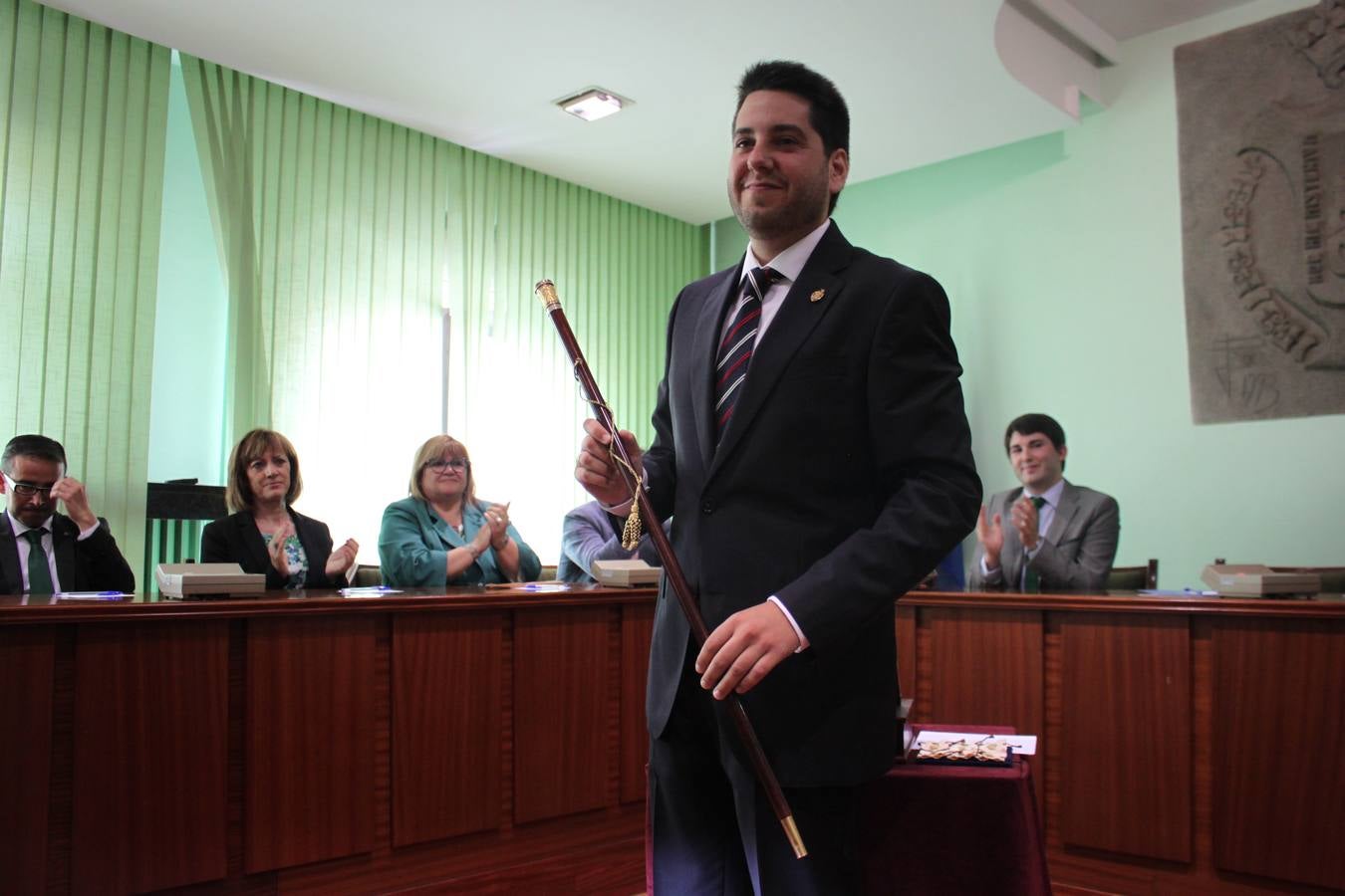 Javier García Ibáñez ya ejerce como alcalde de Arnedo