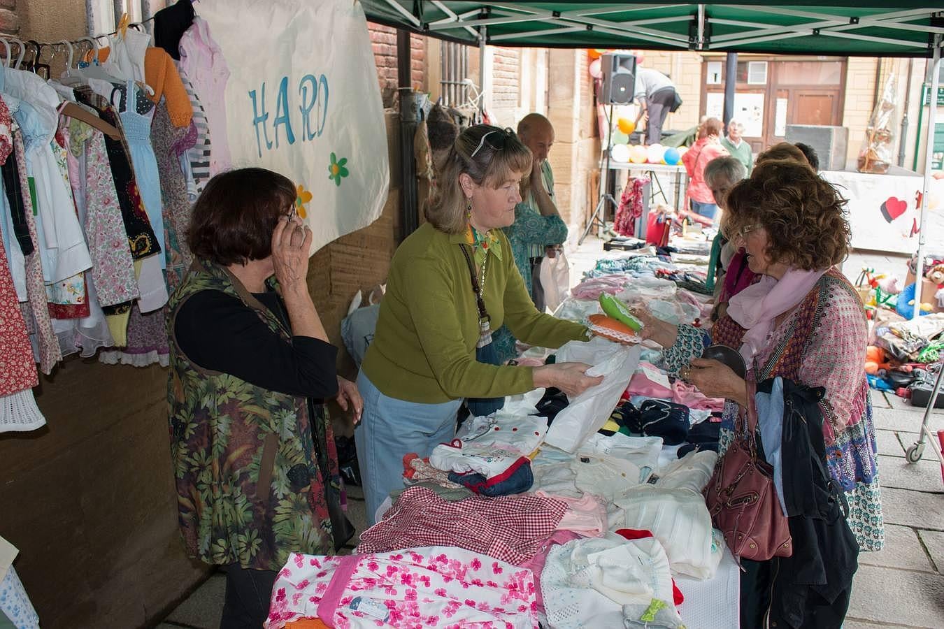 Mercado solidario en Santo Domingo