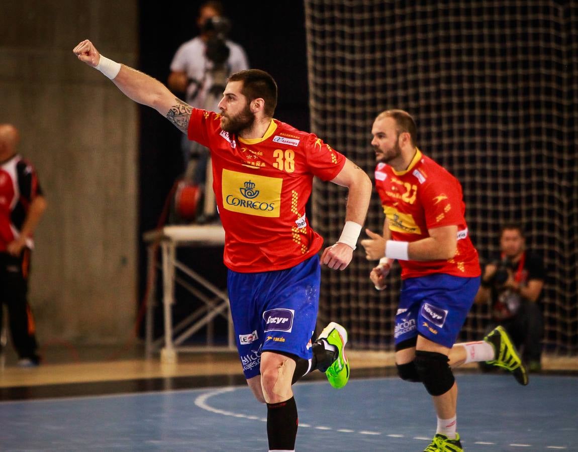 España supera con comodidad a Finlandia (39-16)