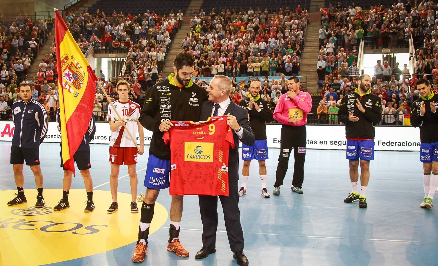 España supera con comodidad a Finlandia (39-16)