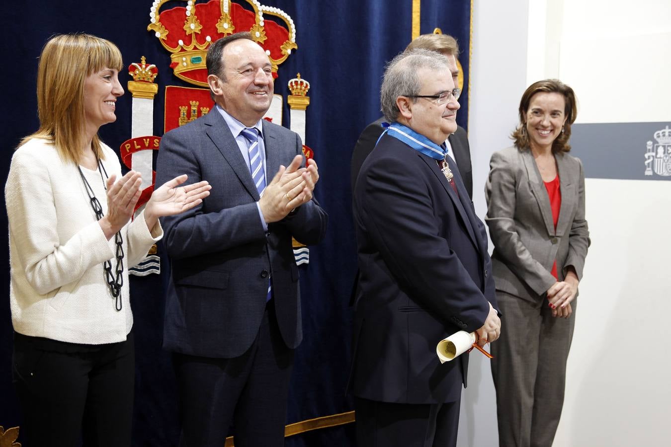 Entrega de las Encomiendas y Cruces de Oficial