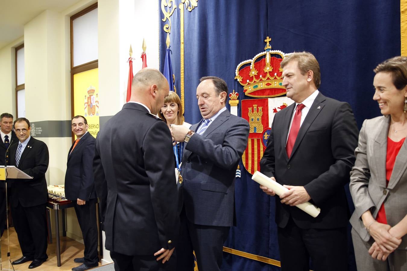 Entrega de las Encomiendas y Cruces de Oficial