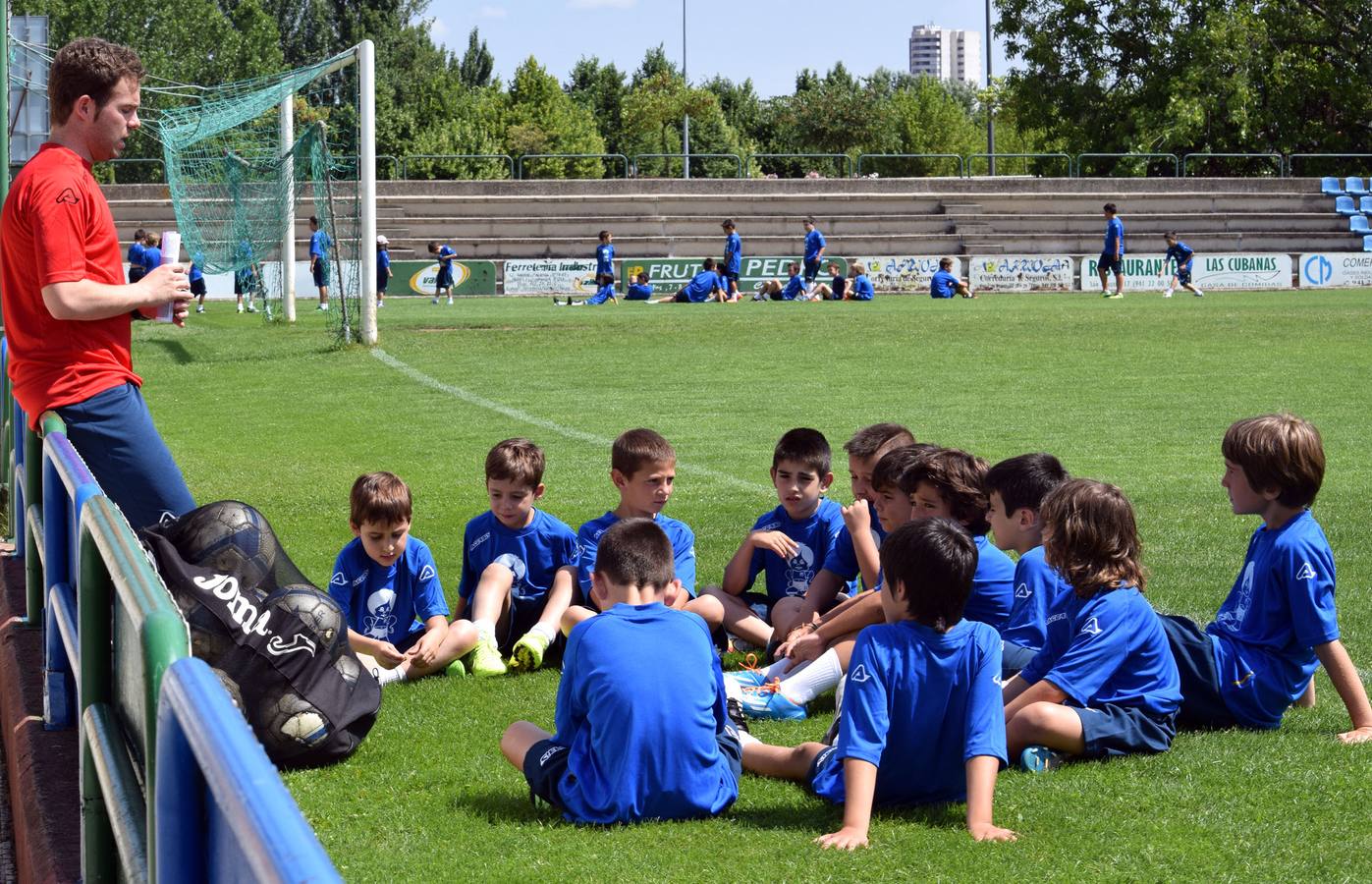 Javi Martínez abre el campus del Berceo