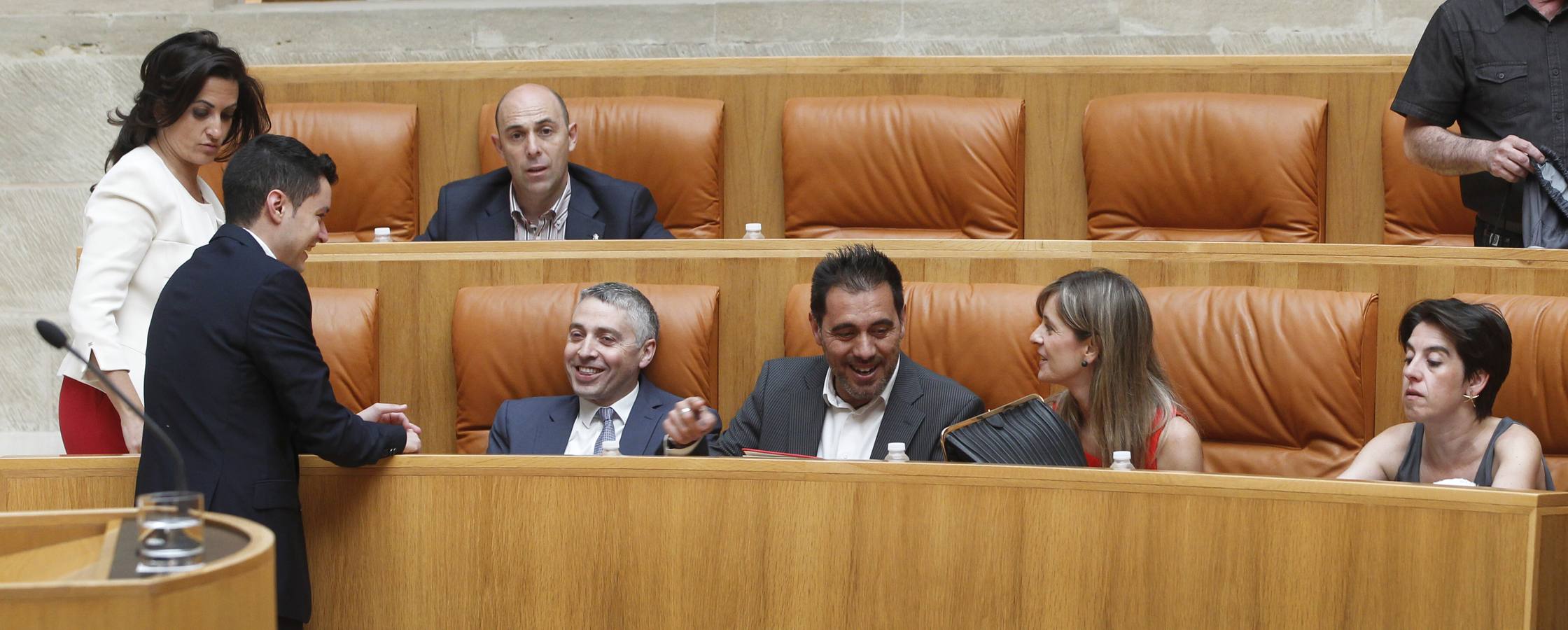 Ceniceros pierde la primera votación en el Parlamento riojano